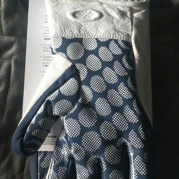 Oakley Women's NWT Park Gloves ~ 2011 Version - Picture 3 of 8